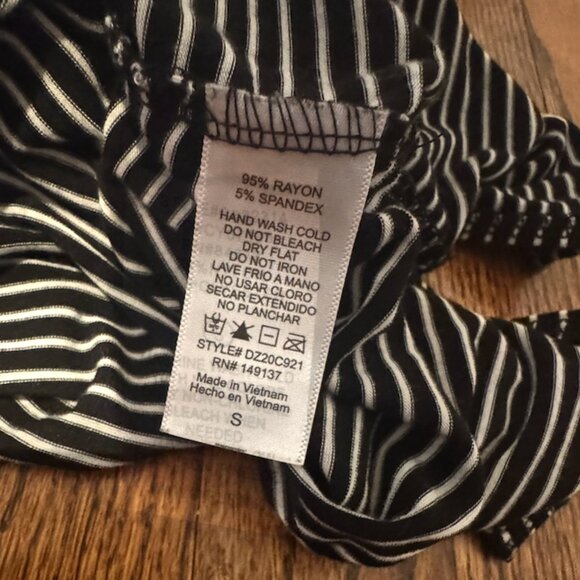 CJLA Short Sleeve Top - Picture 3 of 3